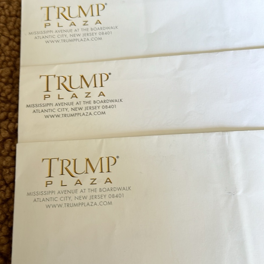 TRUMP Plaza Vintage Letter Size Envelopes - Picture 5 of 7